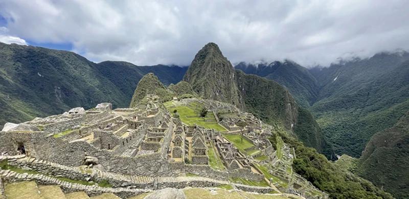 Bespoke luxury Machu Picchu private tour with expert guide
