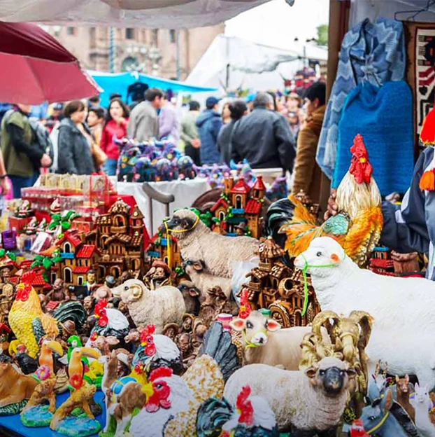 Santurantikuy Christmas Market